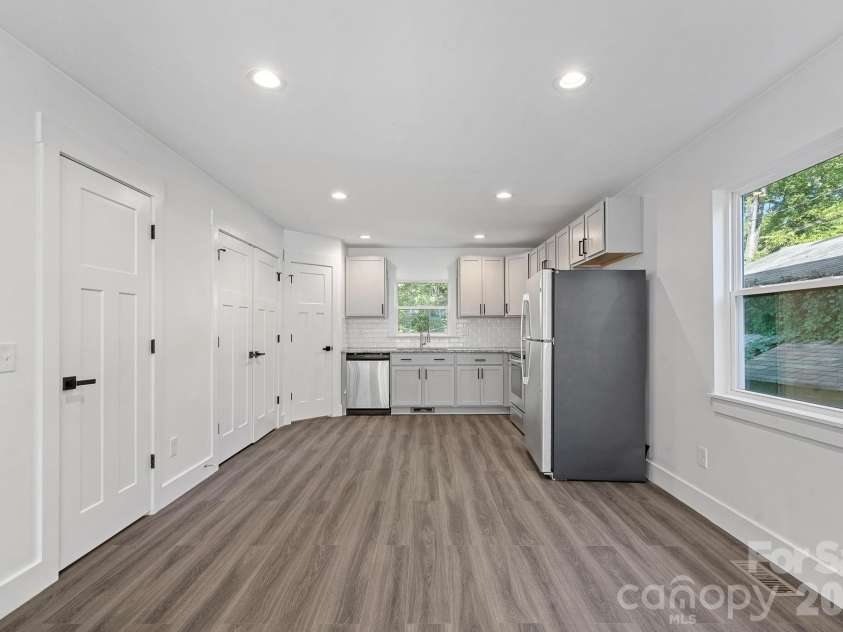 427 A Arbor Drive, Waxhaw, NC 28173.  MLS# CAR4415402, YatesRealty ID 46519. 