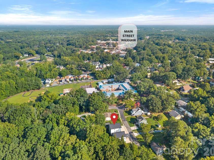 427 A Arbor Drive, Waxhaw, NC 28173.  MLS# CAR4415402, YatesRealty ID 46519. 