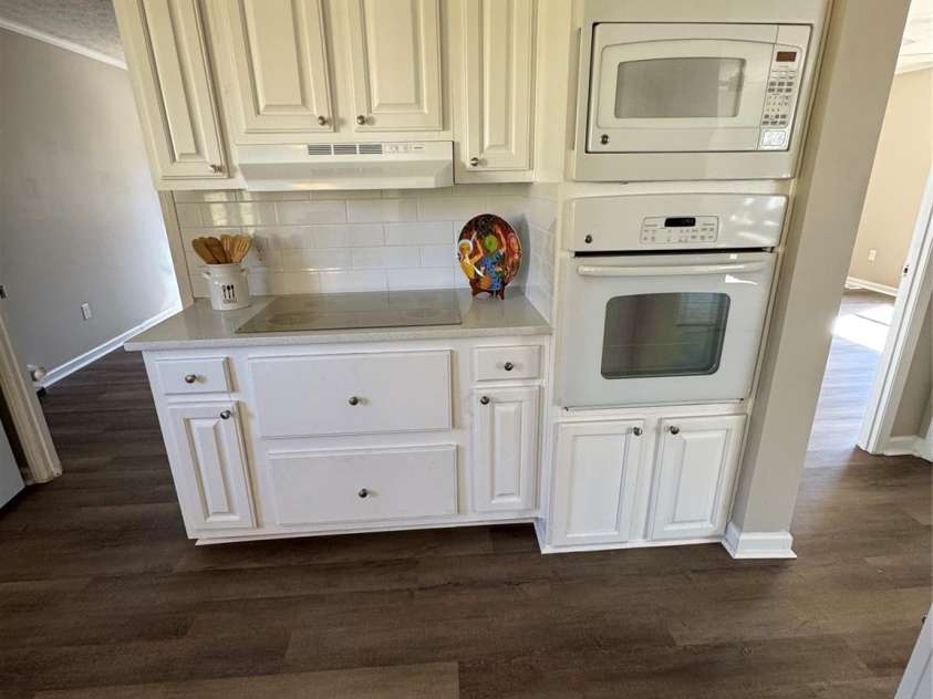 110 Amber Lane, Statesville, NC 28677.  MLS# CAR4226307, YatesRealty ID 4652. 