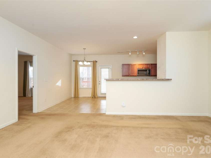 4806 Lynn Lee Circle, Charlotte, NC 28269.  MLS# CAR4334899, YatesRealty ID 4652. 