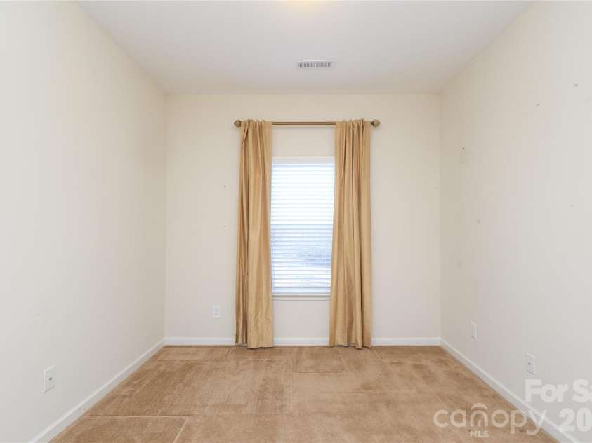 4806 Lynn Lee Circle, Charlotte, NC 28269.  MLS# CAR4334899, YatesRealty ID 4652. 