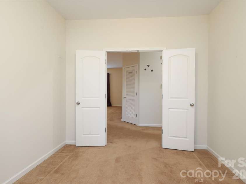 4806 Lynn Lee Circle, Charlotte, NC 28269.  MLS# CAR4334899, YatesRealty ID 4652. 