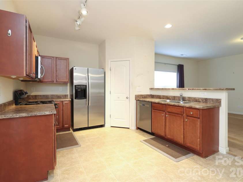 4806 Lynn Lee Circle, Charlotte, NC 28269.  MLS# CAR4334899, YatesRealty ID 4652. 
