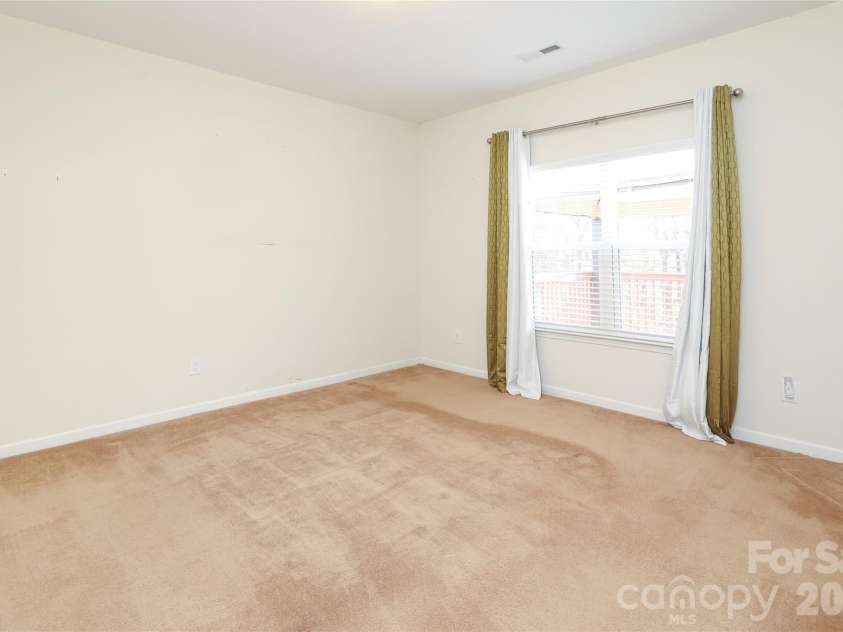 4806 Lynn Lee Circle, Charlotte, NC 28269.  MLS# CAR4334899, YatesRealty ID 4652. 