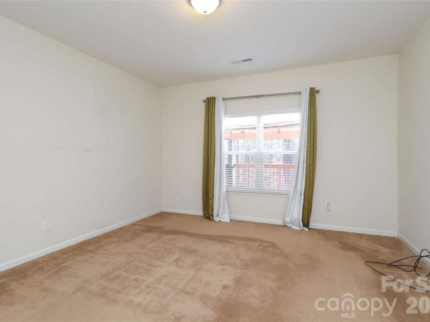 4806 Lynn Lee Circle, Charlotte, NC 28269.  MLS# CAR4334899, YatesRealty ID 4652. 