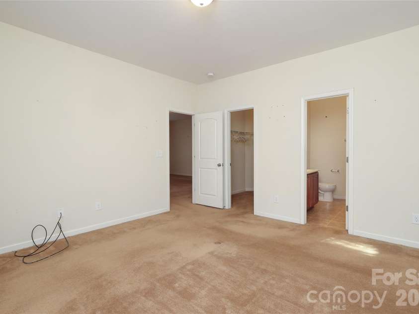 4806 Lynn Lee Circle, Charlotte, NC 28269.  MLS# CAR4334899, YatesRealty ID 4652. 