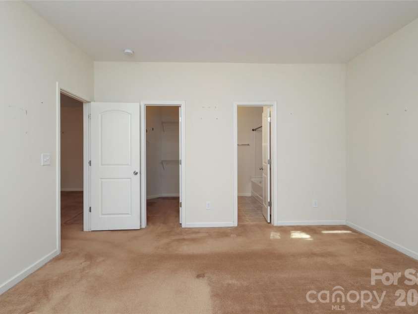 4806 Lynn Lee Circle, Charlotte, NC 28269.  MLS# CAR4334899, YatesRealty ID 4652. 