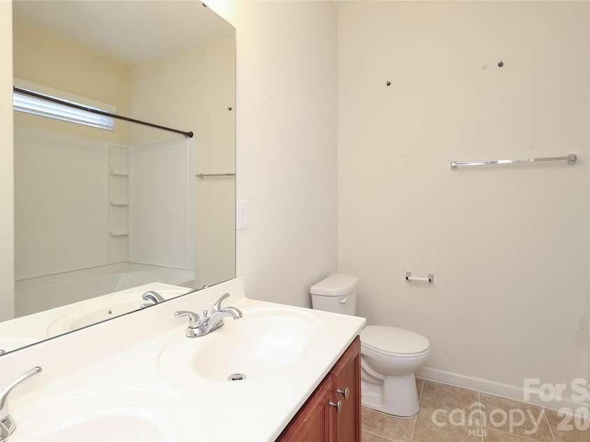 4806 Lynn Lee Circle, Charlotte, NC 28269.  MLS# CAR4334899, YatesRealty ID 4652. 