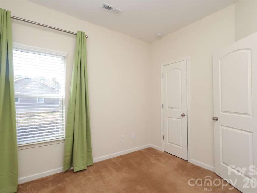 4806 Lynn Lee Circle, Charlotte, NC 28269.  MLS# CAR4334899, YatesRealty ID 4652. 