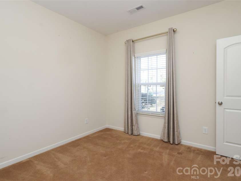 4806 Lynn Lee Circle, Charlotte, NC 28269.  MLS# CAR4334899, YatesRealty ID 4652. 