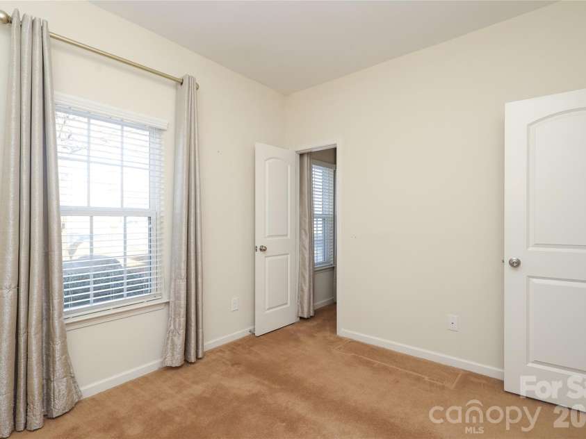 4806 Lynn Lee Circle, Charlotte, NC 28269.  MLS# CAR4334899, YatesRealty ID 4652. 