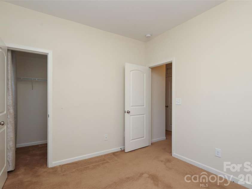 4806 Lynn Lee Circle, Charlotte, NC 28269.  MLS# CAR4334899, YatesRealty ID 4652. 