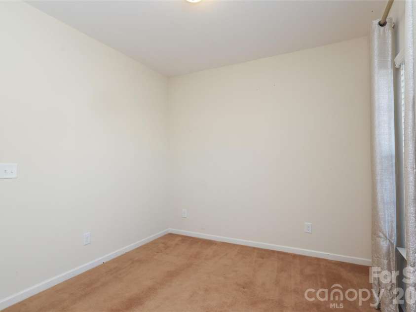 4806 Lynn Lee Circle, Charlotte, NC 28269.  MLS# CAR4334899, YatesRealty ID 4652. 