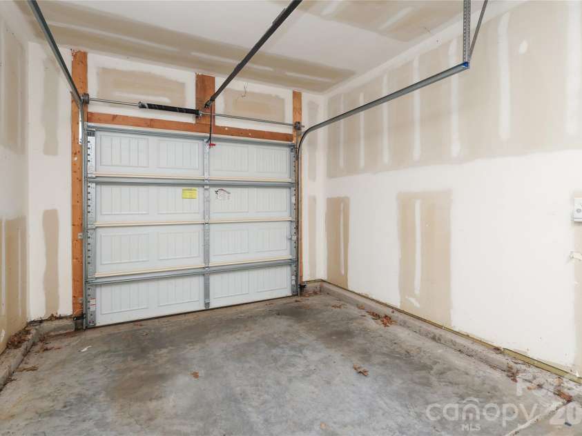 4806 Lynn Lee Circle, Charlotte, NC 28269.  MLS# CAR4334899, YatesRealty ID 4652. 