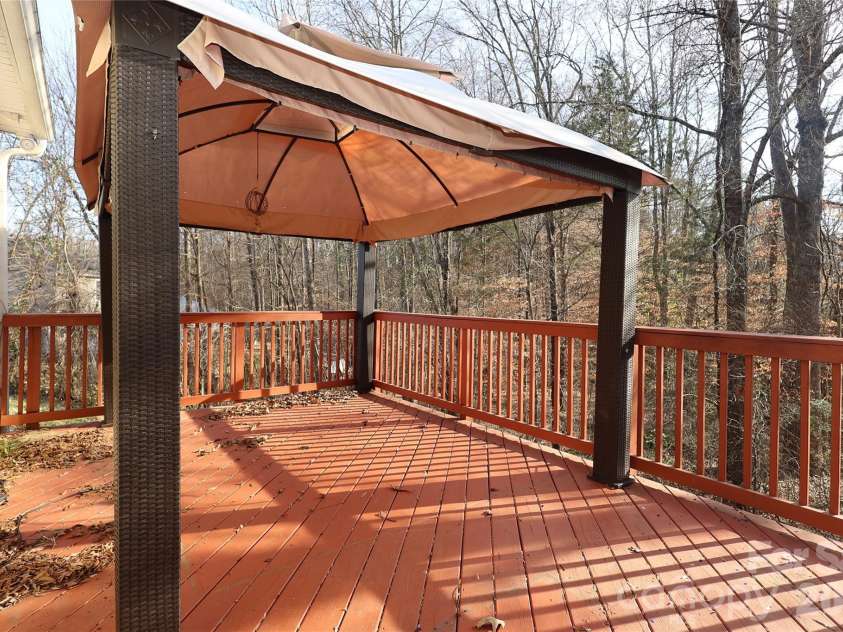 4806 Lynn Lee Circle, Charlotte, NC 28269.  MLS# CAR4334899, YatesRealty ID 4652. 