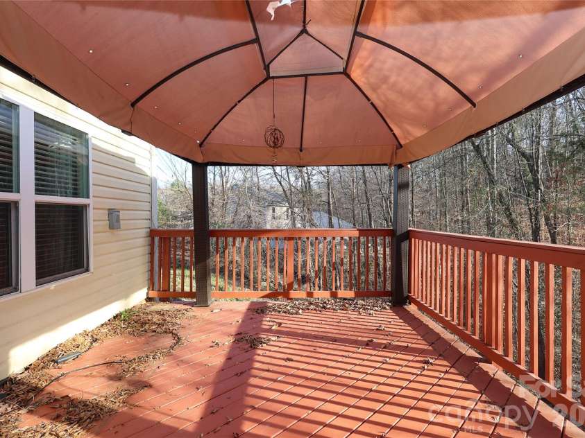 4806 Lynn Lee Circle, Charlotte, NC 28269.  MLS# CAR4334899, YatesRealty ID 4652. 