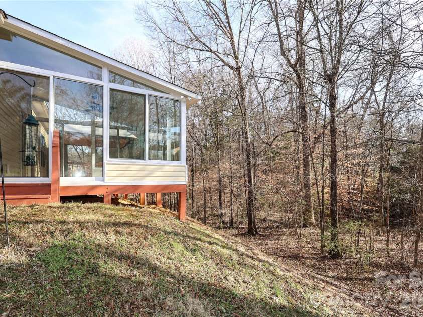 4806 Lynn Lee Circle, Charlotte, NC 28269.  MLS# CAR4334899, YatesRealty ID 4652. 