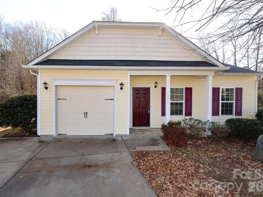 4806 Lynn Lee Circle, Charlotte, NC 28269.  MLS# CAR4334899, YatesRealty ID 4652. 