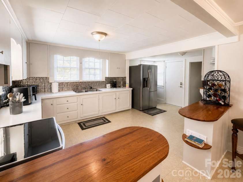 227 12th Street, Salisbury, NC 28144.  MLS# CAR4417641, YatesRealty ID 46521. 