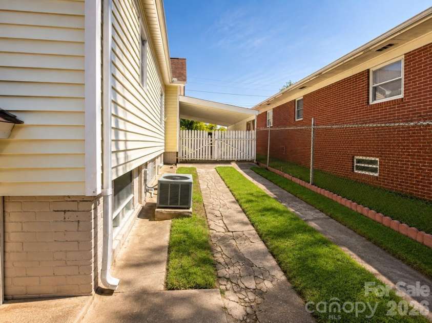 227 12th Street, Salisbury, NC 28144.  MLS# CAR4417641, YatesRealty ID 46521. 