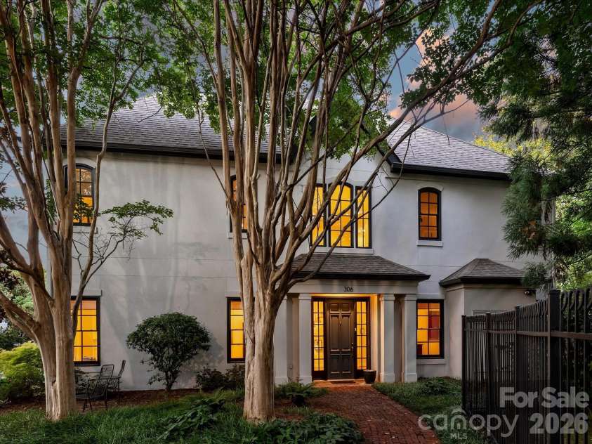 306 Wendover Heights Circle, Charlotte, NC 28211.  MLS# CAR4416402, YatesRealty ID 46522. 