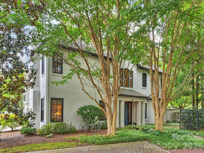 306 Wendover Heights Circle, Charlotte, NC 28211.  MLS# CAR4416402, YatesRealty ID 46522. 