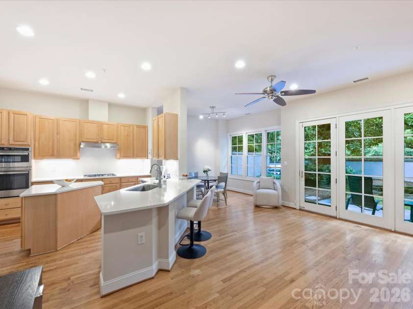 306 Wendover Heights Circle, Charlotte, NC 28211.  MLS# CAR4416402, YatesRealty ID 46522. 