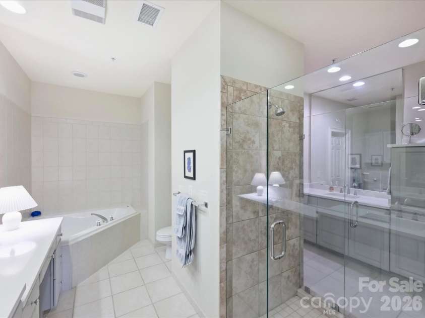 306 Wendover Heights Circle, Charlotte, NC 28211.  MLS# CAR4416402, YatesRealty ID 46522. 