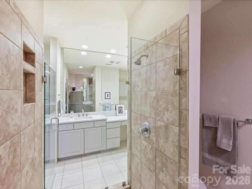 306 Wendover Heights Circle, Charlotte, NC 28211.  MLS# CAR4416402, YatesRealty ID 46522. 