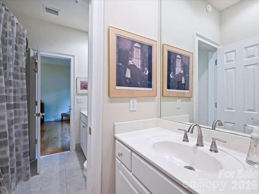 306 Wendover Heights Circle, Charlotte, NC 28211.  MLS# CAR4416402, YatesRealty ID 46522. 