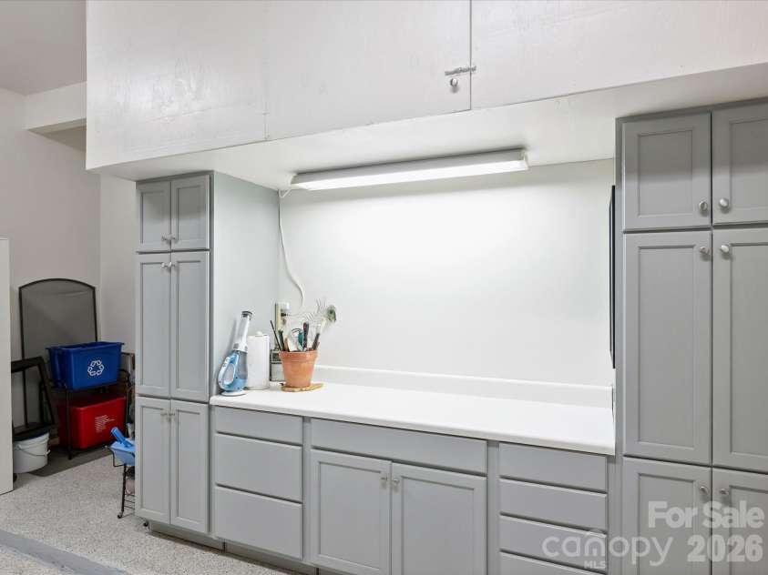 306 Wendover Heights Circle, Charlotte, NC 28211.  MLS# CAR4416402, YatesRealty ID 46522. 