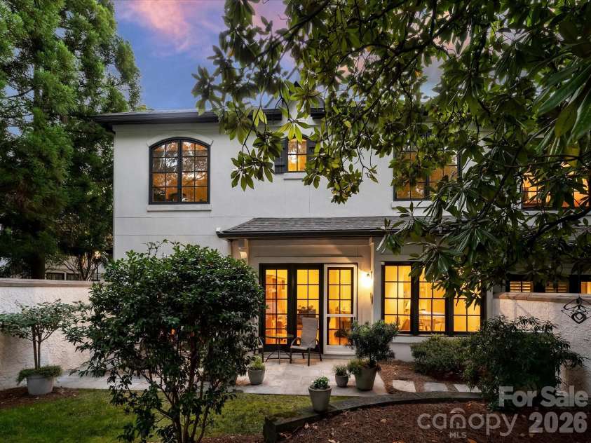 306 Wendover Heights Circle, Charlotte, NC 28211.  MLS# CAR4416402, YatesRealty ID 46522. 