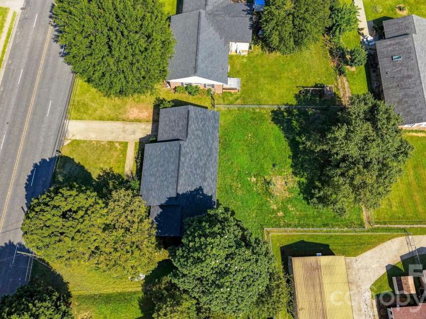 2103 2nd Avenue, Hickory, NC 28601.  MLS# CAR4417650, YatesRealty ID 46523. 