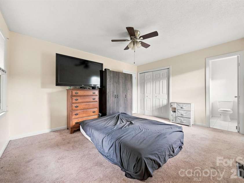 2103 2nd Avenue, Hickory, NC 28601.  MLS# CAR4417650, YatesRealty ID 46523. Main Bed with bathroom