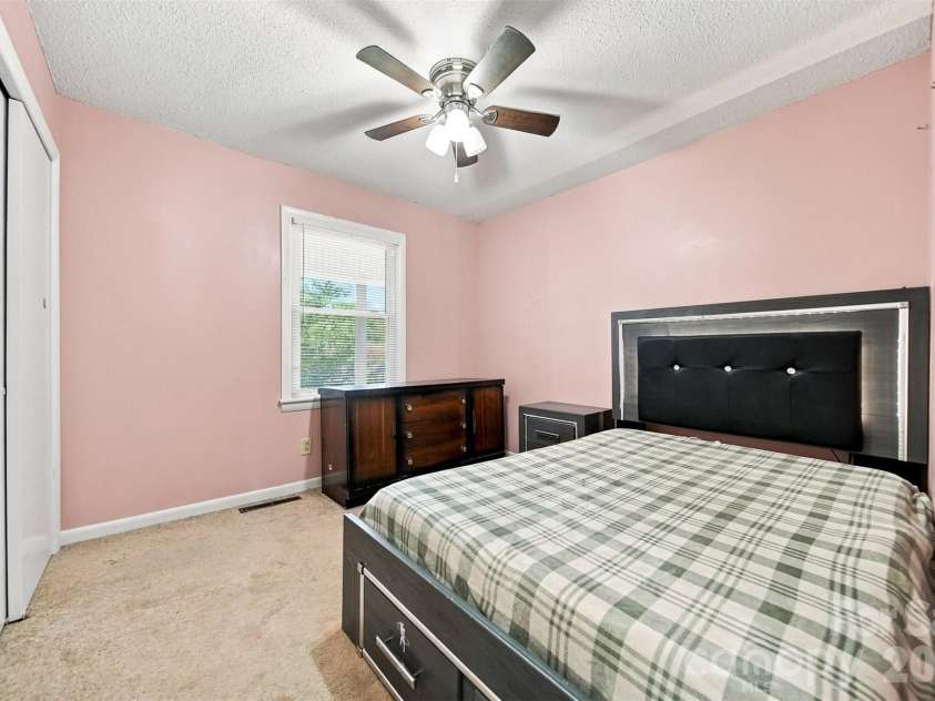 2103 2nd Avenue, Hickory, NC 28601.  MLS# CAR4417650, YatesRealty ID 46523. Secondary Bed POV 2