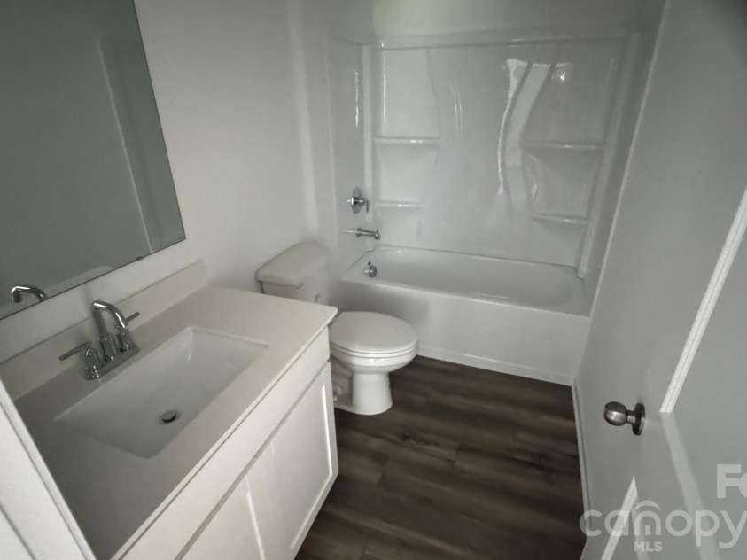 4060 Oxford Glen Drive, Claremont, NC 28610.  MLS# CAR4417410, YatesRealty ID 46524. 