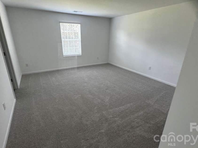 4060 Oxford Glen Drive, Claremont, NC 28610.  MLS# CAR4417410, YatesRealty ID 46524. 