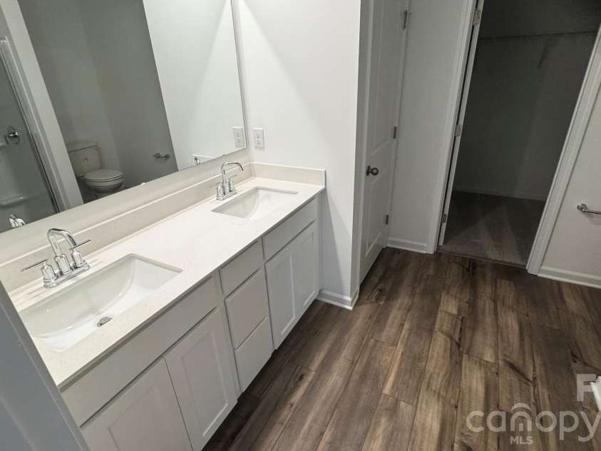 4060 Oxford Glen Drive, Claremont, NC 28610.  MLS# CAR4417410, YatesRealty ID 46524. 
