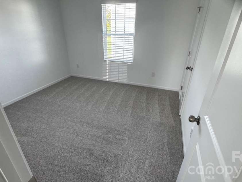 4060 Oxford Glen Drive, Claremont, NC 28610.  MLS# CAR4417410, YatesRealty ID 46524. 