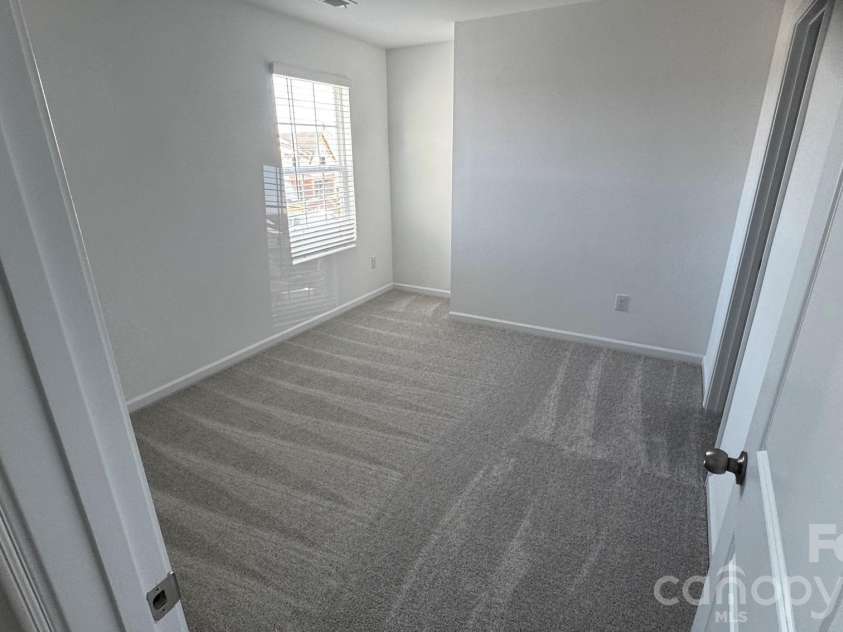 4060 Oxford Glen Drive, Claremont, NC 28610.  MLS# CAR4417410, YatesRealty ID 46524. 