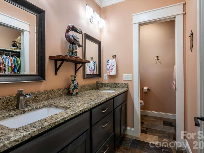 15 Stills Creek Loop, Fairview, NC 28730.  MLS# CAR4416249, YatesRealty ID 46525. 