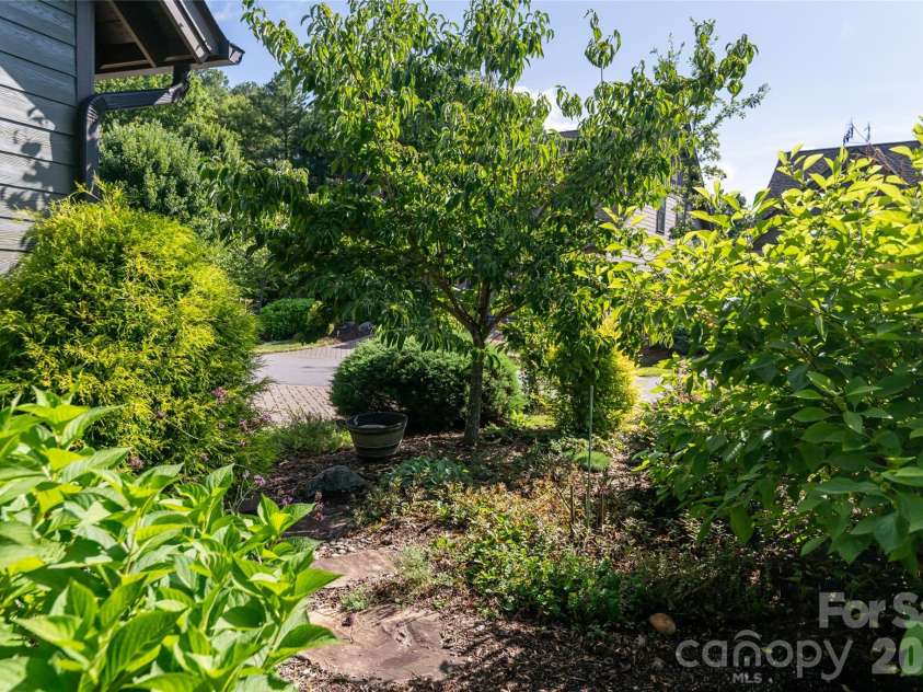 15 Stills Creek Loop, Fairview, NC 28730.  MLS# CAR4416249, YatesRealty ID 46525. 