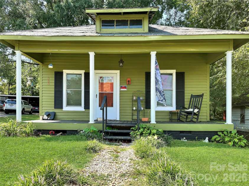 303 B Street, Newton, NC 28658.  MLS# CAR4416773, YatesRealty ID 46526. 