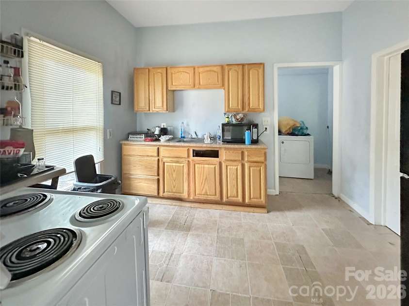 303 B Street, Newton, NC 28658.  MLS# CAR4416773, YatesRealty ID 46526. 