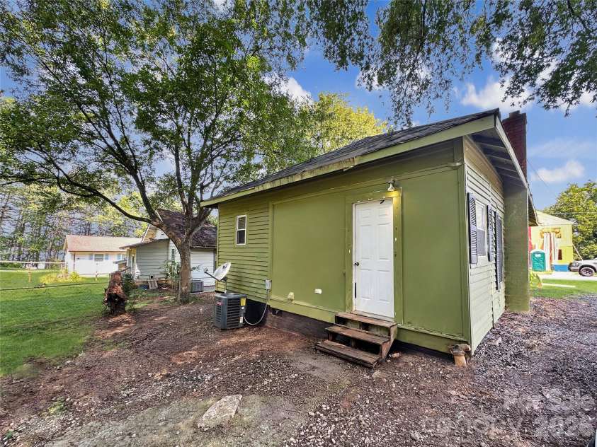 303 B Street, Newton, NC 28658.  MLS# CAR4416773, YatesRealty ID 46526. 