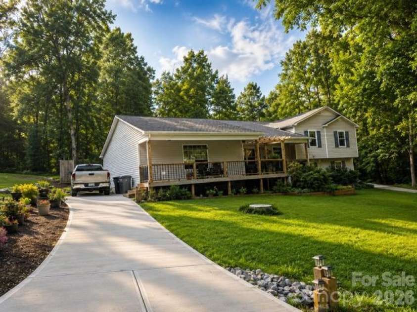 100 Woodlea Drive, Morganton, NC 28655.  MLS# CAR4417775, YatesRealty ID 46527. 