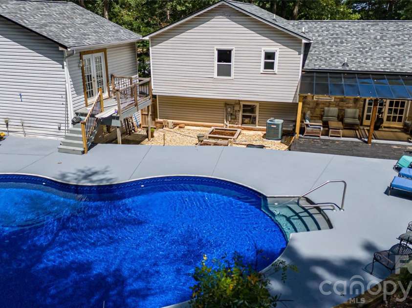 100 Woodlea Drive, Morganton, NC 28655.  MLS# CAR4417775, YatesRealty ID 46527. 