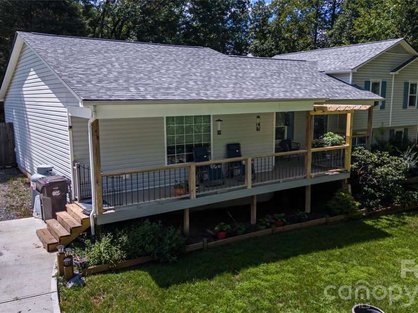100 Woodlea Drive, Morganton, NC 28655.  MLS# CAR4417775, YatesRealty ID 46527. 