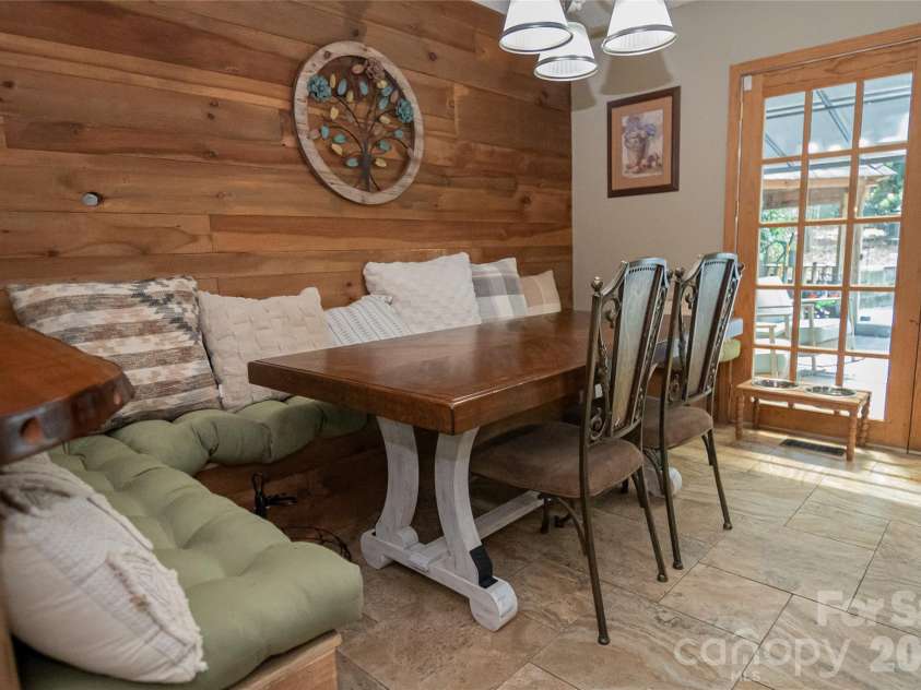 100 Woodlea Drive, Morganton, NC 28655.  MLS# CAR4417775, YatesRealty ID 46527. 