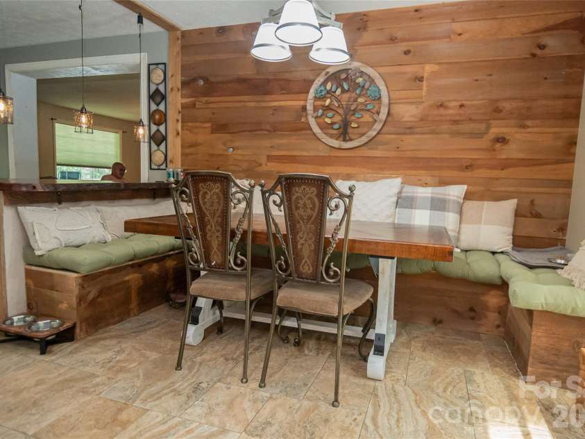 100 Woodlea Drive, Morganton, NC 28655.  MLS# CAR4417775, YatesRealty ID 46527. 